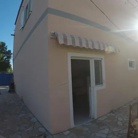 Vandrerhjem Rainbow Vlorë